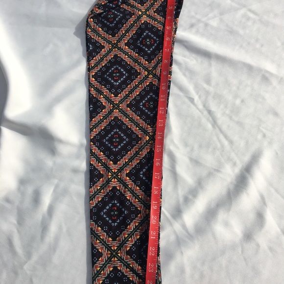 LuLaRoe Leggings - Picture 2 of 8